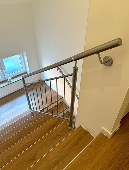 Maßgefertigte Edelstahltreppe – Schrör Edelstahl